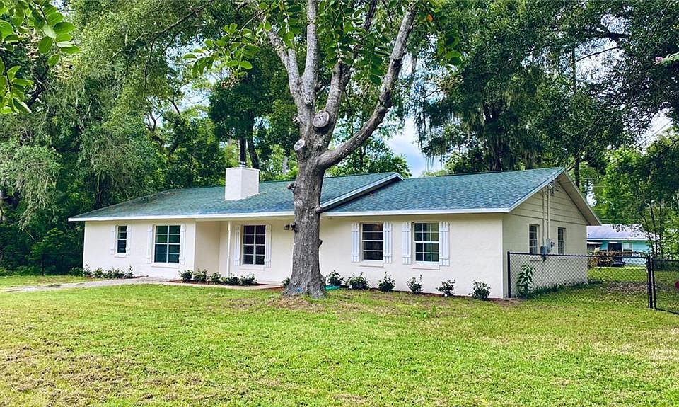 1st image of 6007 NW 61st Ln