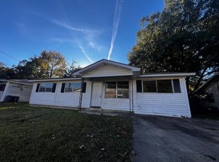 224 Shellwood Dr, Wake Village, TX 75501