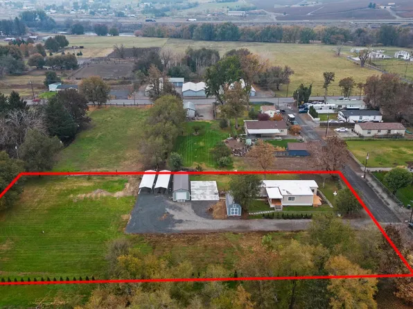 306 E 6th St, Benton City, WA 99320