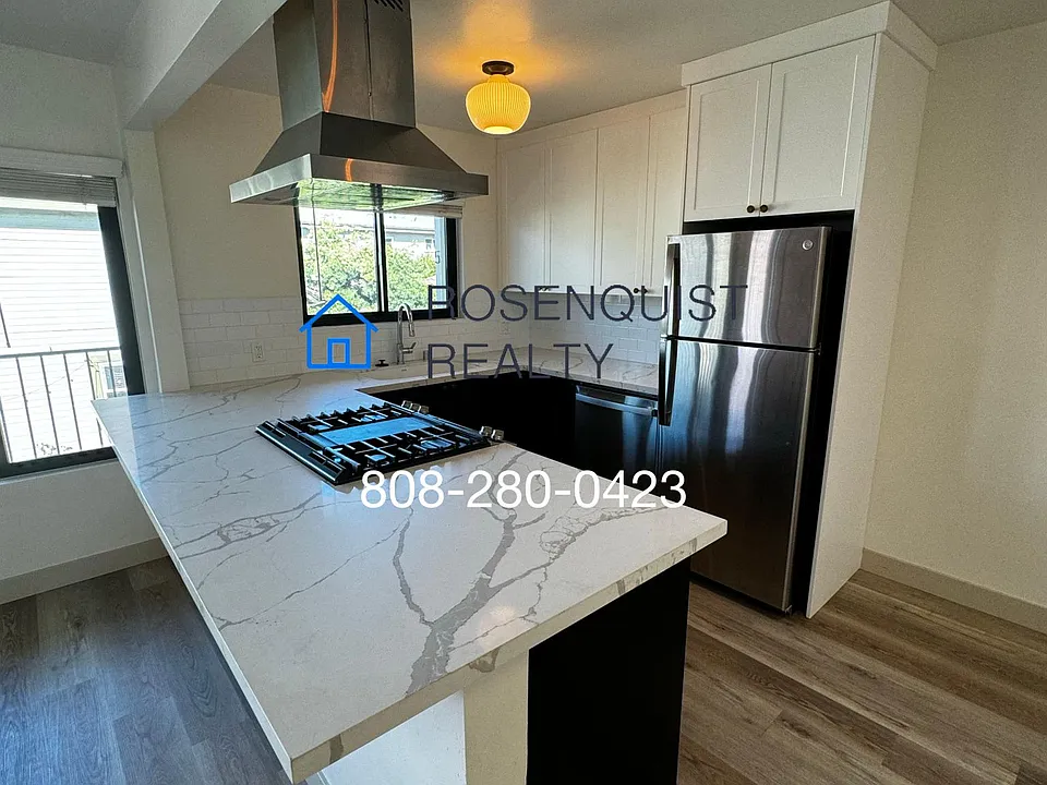 3833 Front St #4