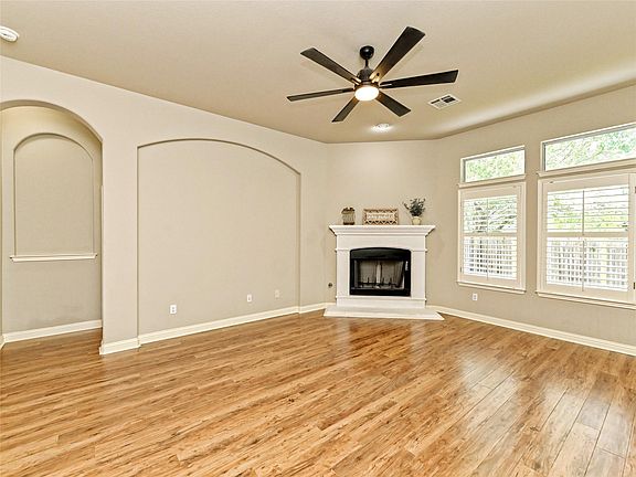 4th image of 10009 Buffalo Lake Ln