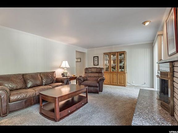 4th image of 1240 E Manor Cir