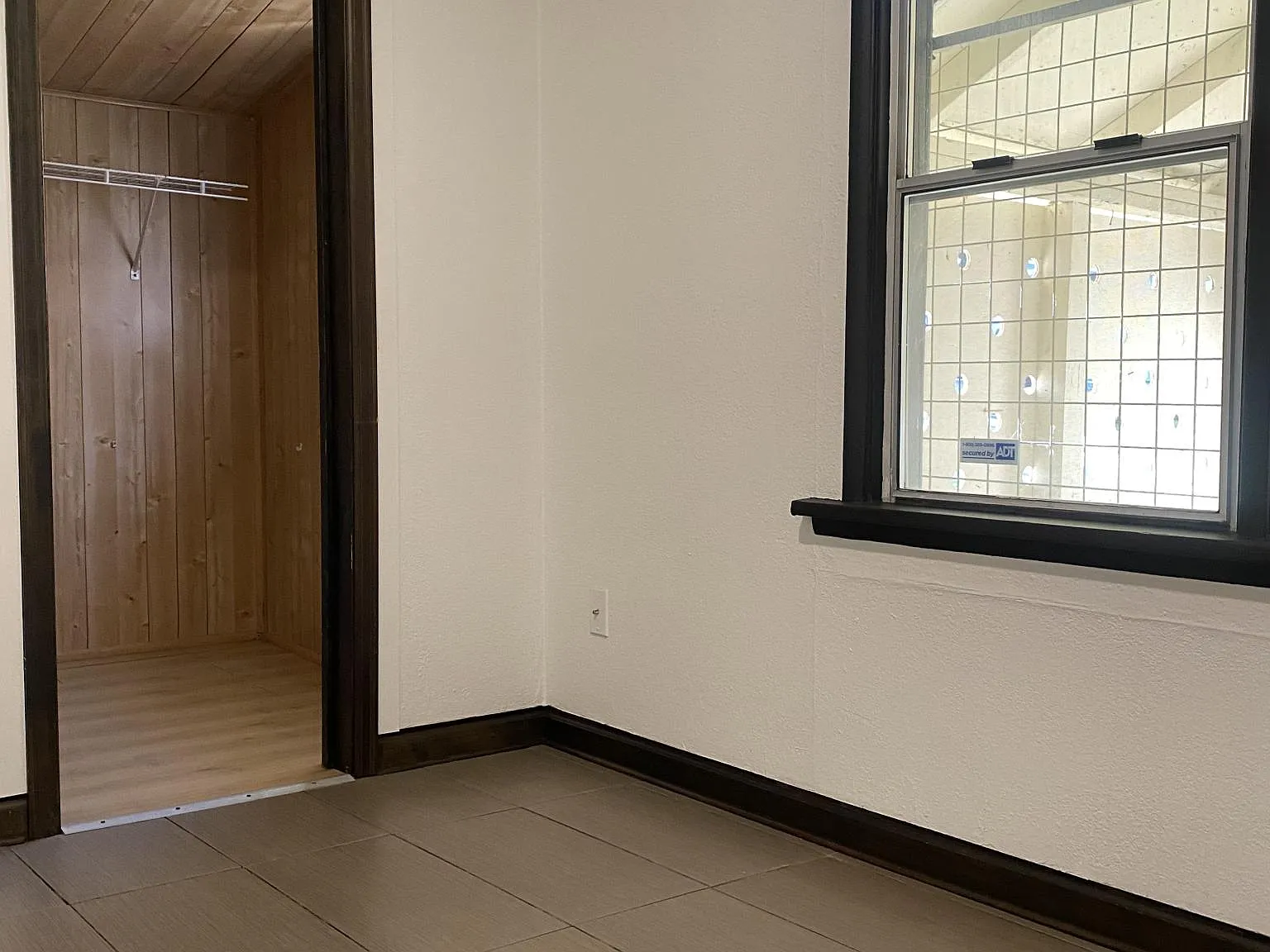 2 bed, 1200 sqft, $2,050 — Photo 3
