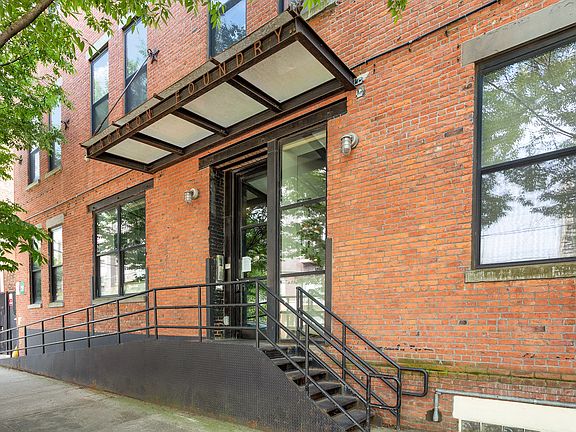 3rd image of 130 Jackson St APT 1B