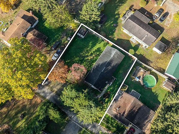 2nd image of 609 Beaumont Dr