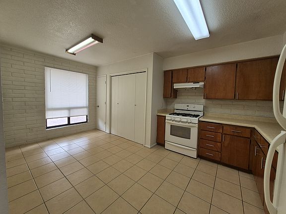 3rd image of 2839 N Silver Reef Dr #3