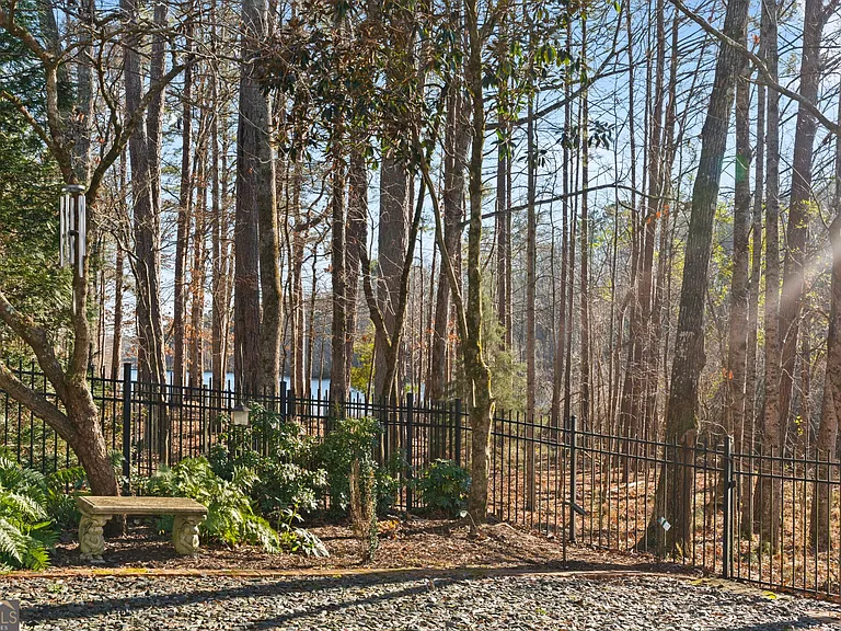 102 N Cove Dr — Photo 34
