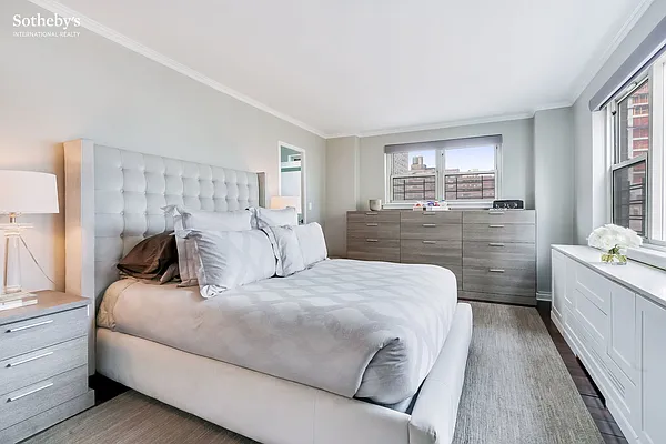 Sold by Sotheby's International Realty | media 17