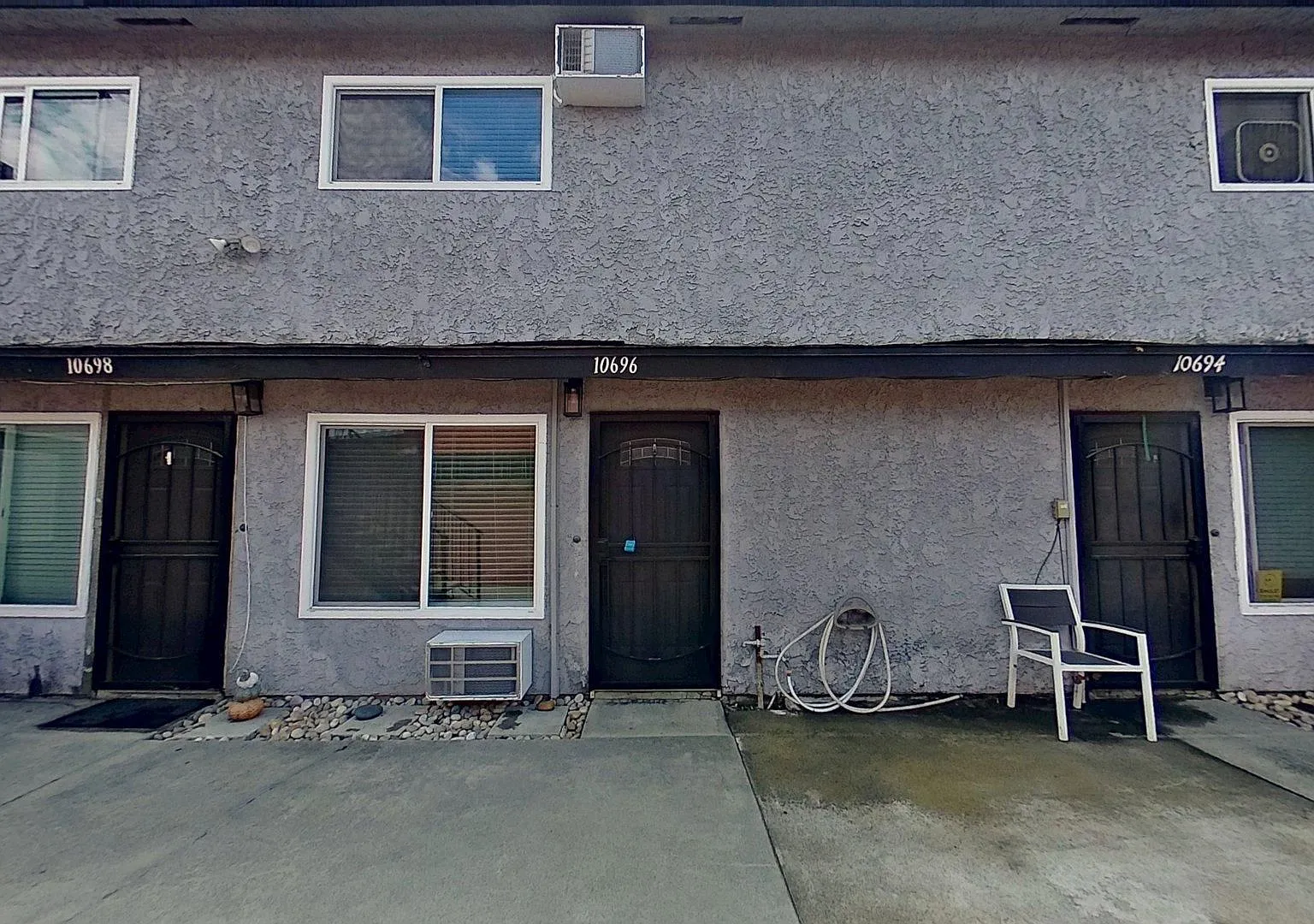 10692 - 10700 Oak Street — Photo 1