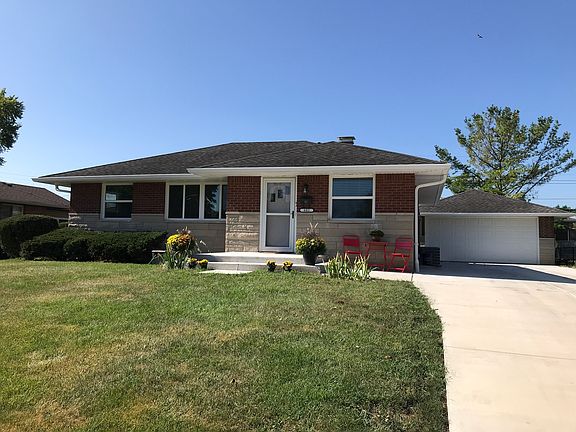 2nd image of 602 Memorial Dr