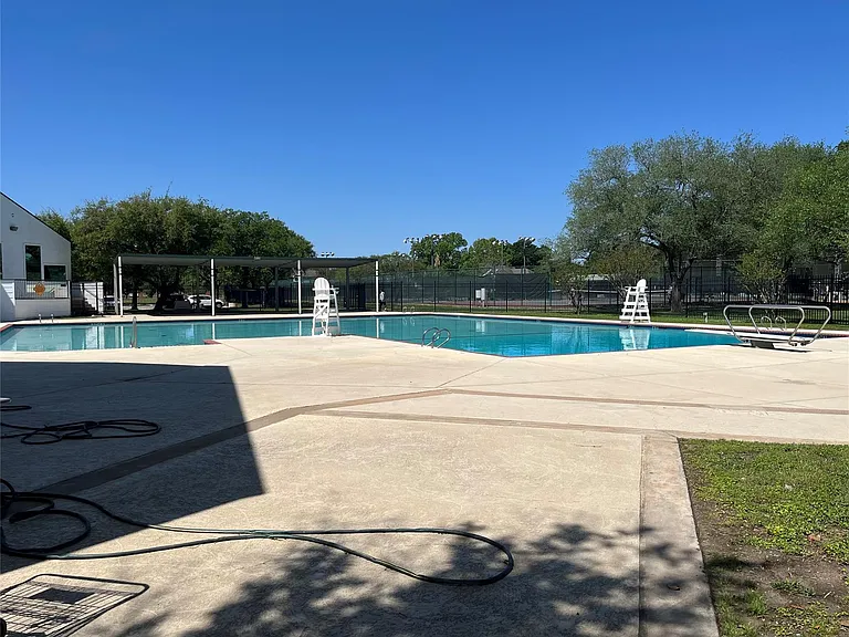 11302 Meadowchase Dr — Photo 23