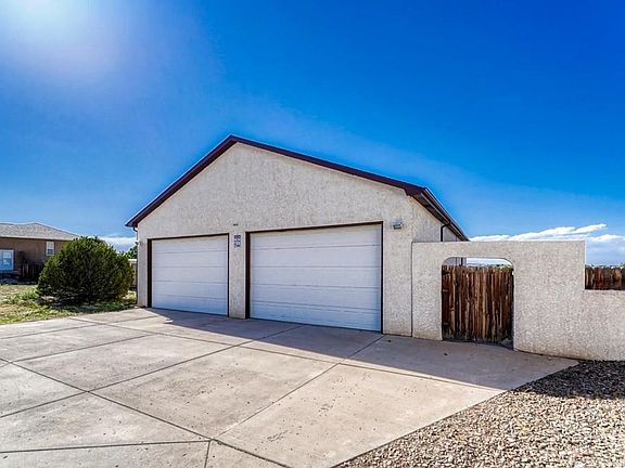2nd image of 831 E Paseo Dorado Dr