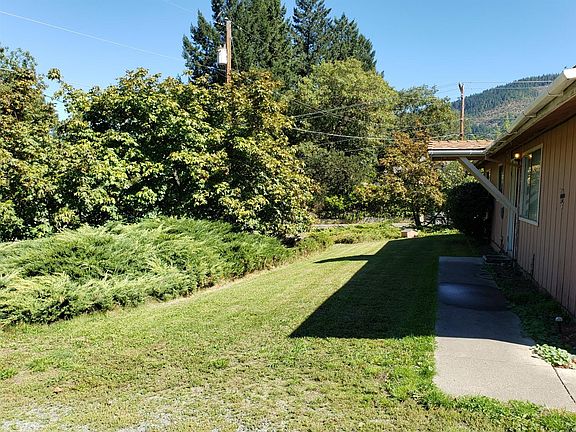 3rd image of 1299 SE Grandview Ave