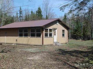 1832 Cooper Rd, Gulliver, MI 49840