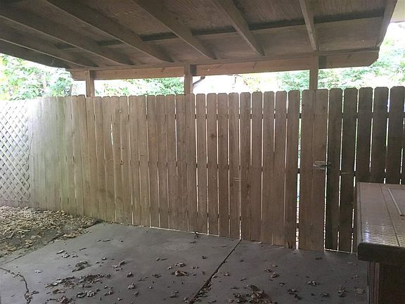 3rd image of 1415 4th Ave