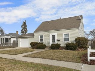 7621 20th Ave, Kenosha, WI 53143