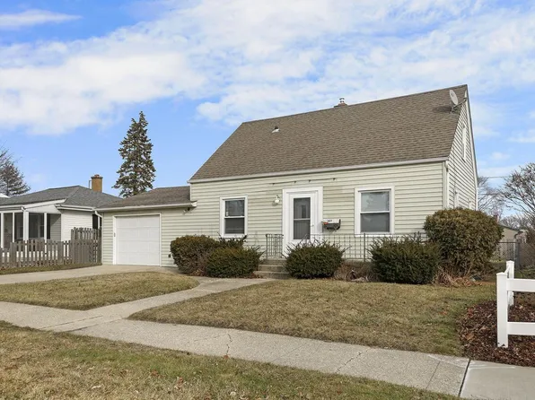 7621 20th AVENUE, Kenosha, WI 53143