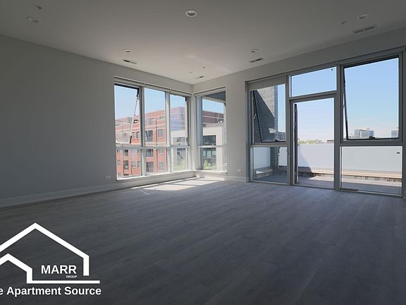 4th image of 1957 N Fairfield Ave #3B