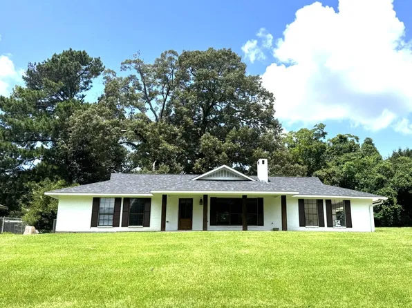 106 Tanglewood Rd, Natchez, MS 39120