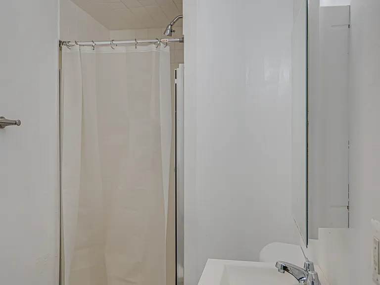 426 N Lake St #3 — Photo 10