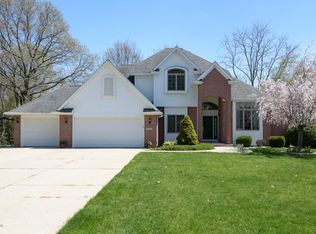 5243 Huntwick Rd, Kalamazoo, MI 49009