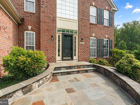 4th image of 4657 Tall Maple Ct