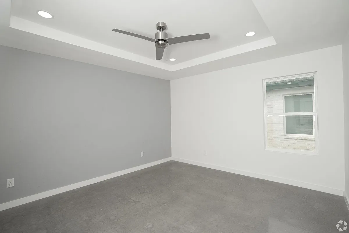 Photo 2 of 16 - 605 Sapphire Ave #B - Weslaco, TX Unit Photo - 605 Sapphire Ave #B