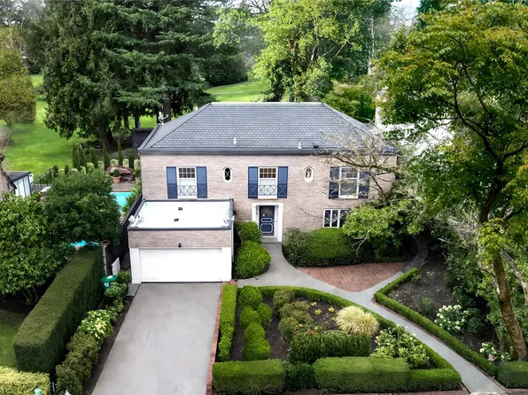 1810 Broadmoor Drive E, Seattle, WA 98112