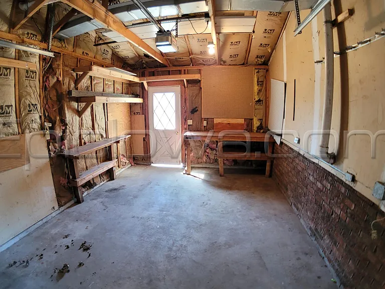 1112 Maplewood Dr NE — Photo 11