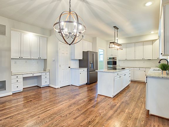 DESK AREA, BREAKFAST ARE