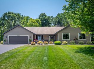 N29W26611 Peterson Dr, Pewaukee, WI 53072