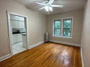 912 Reba Pl APT 2, Evanston, IL 60202