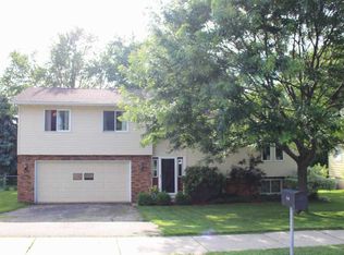 729 Yorktown Rd, Deforest, WI 53532