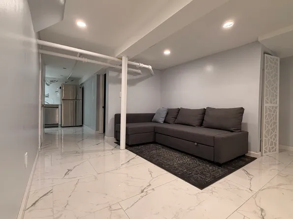 (undisclosed Address), Staten Island, NY 10305