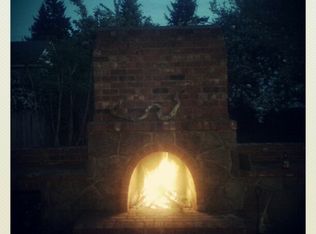 9226 NE Hancock Dr, Portland, OR