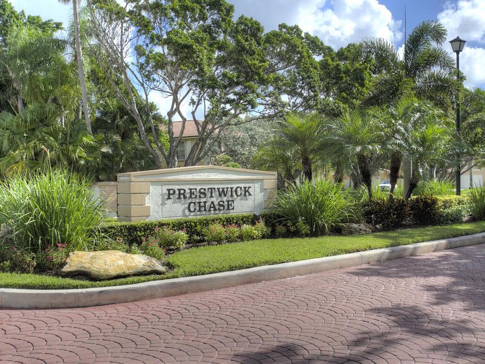 Home For Sale In Pga National