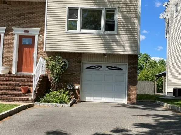 17B Garden Dr, Elmwood Park Boro, NJ 07407