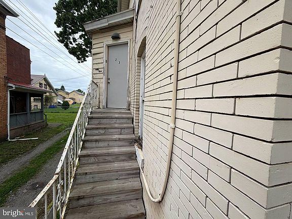 4th image of 309 Phillips St