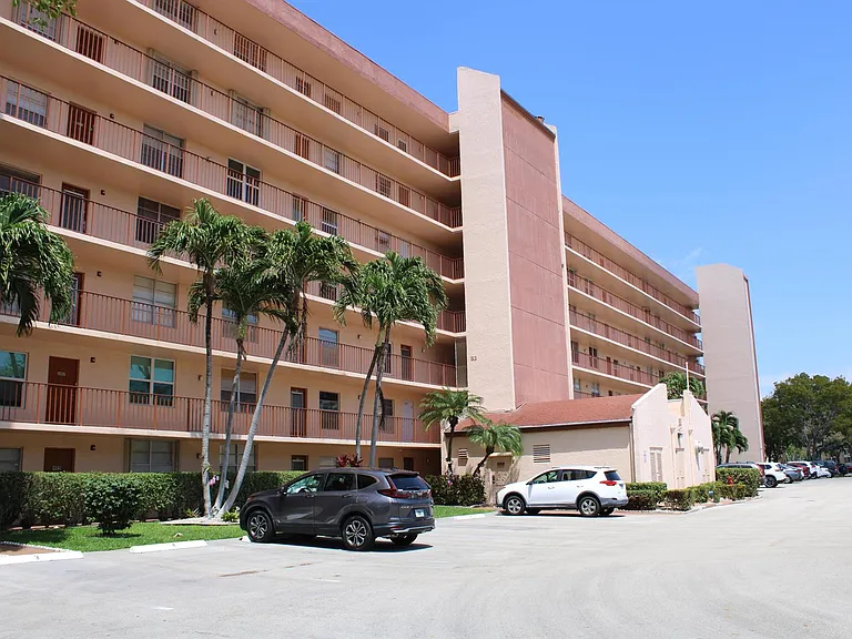 14671 Bonaire Blvd #305 — Photo 20