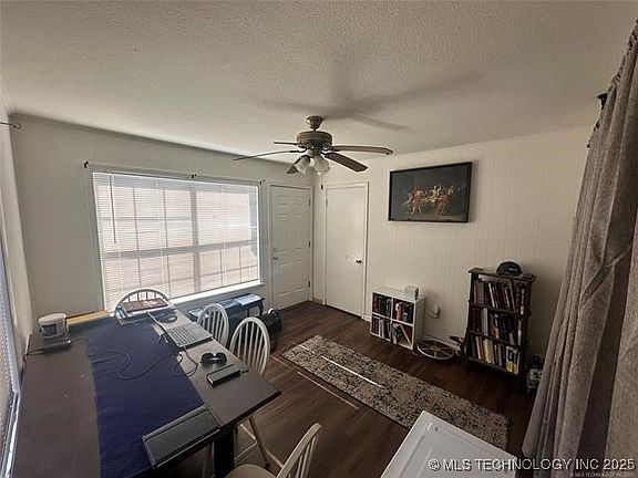 4th image of 907 N Wilson Ave