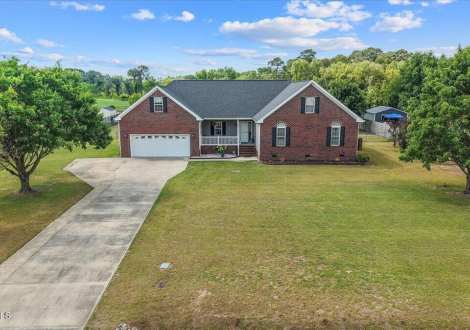 1st image of 105 Pointe Drive
