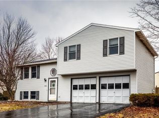 3984 Sandpiper Ln, Liverpool, NY 13090