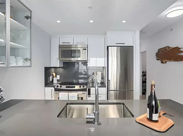 1 bed, 580 sqft, $2,500 — Photo 2