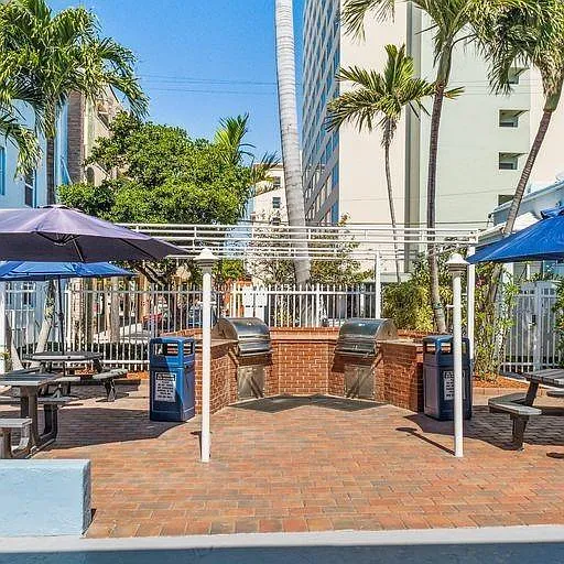 315 Van Buren St #205B — Photo 15