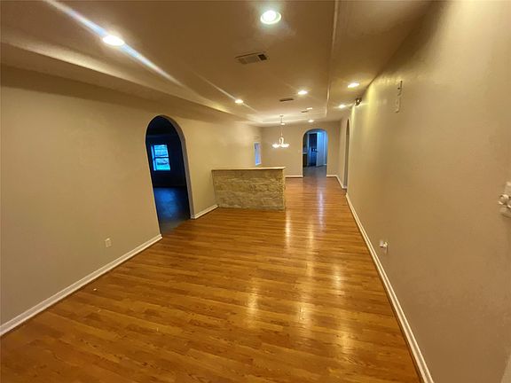 3rd image of 4419 Quitman St