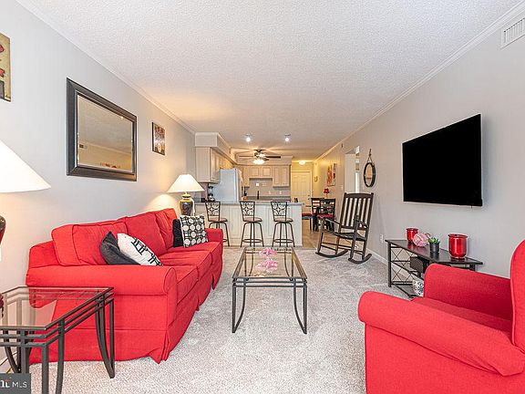 3rd image of 120 53rd St Unit J201