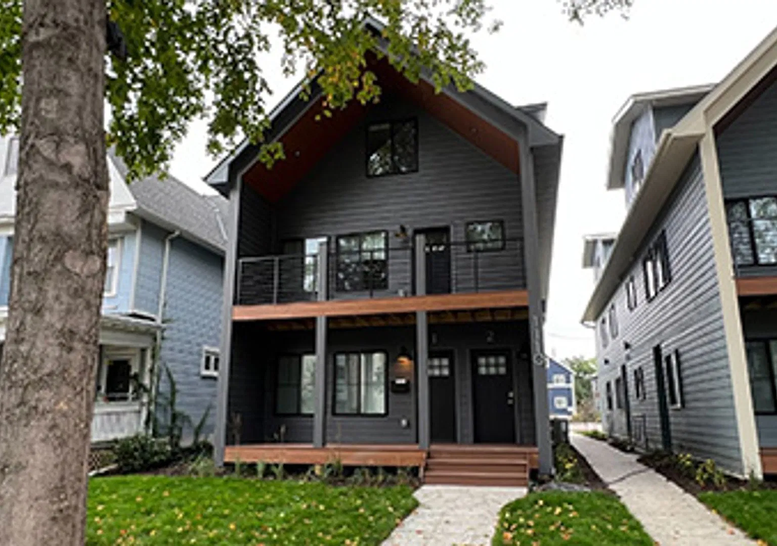 1214 8th St SE Duplex — Photo 1