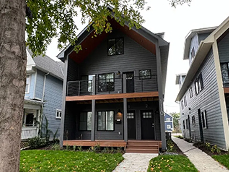 1214 8th St SE