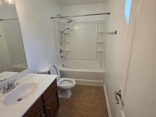 96 Plumlee Dr #4, Hendersonville, TN 37075