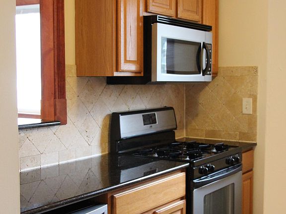 5th image of 616 N Piedmont St APT 303